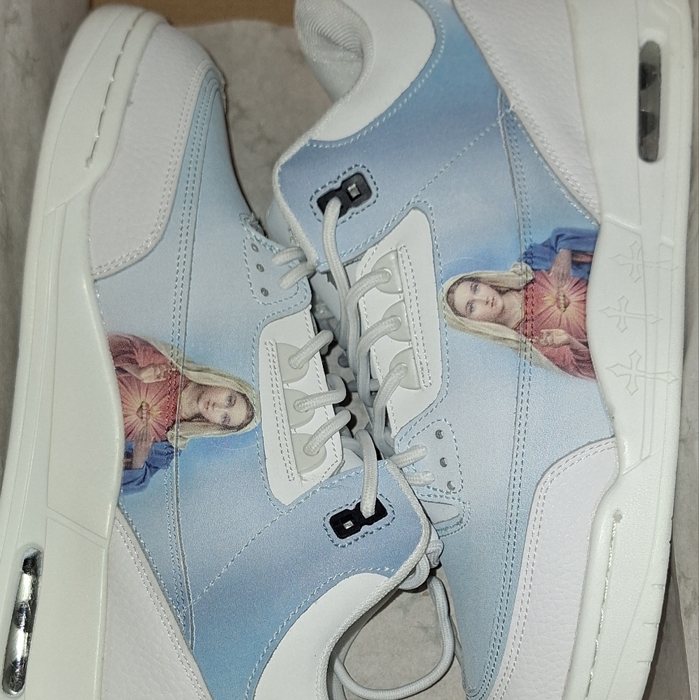 Kito wares mother mary